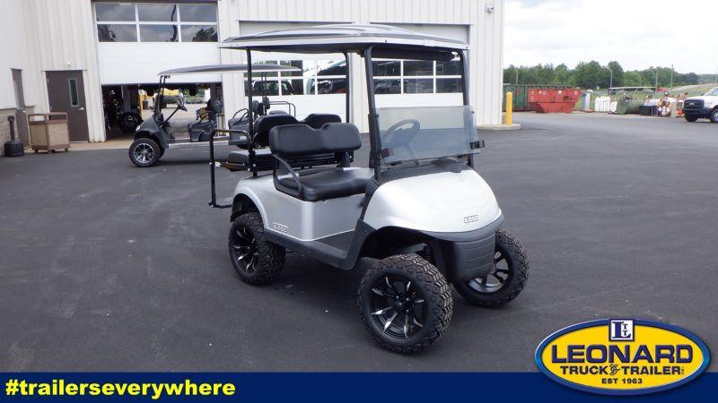 2017 EZGO RXV GOLF CART 2017 EZGO RXV GOLF CART