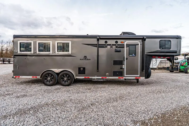 used Horse Trailers Bison Trailers  for sale, in North Jackson, OH Thumbnail 5