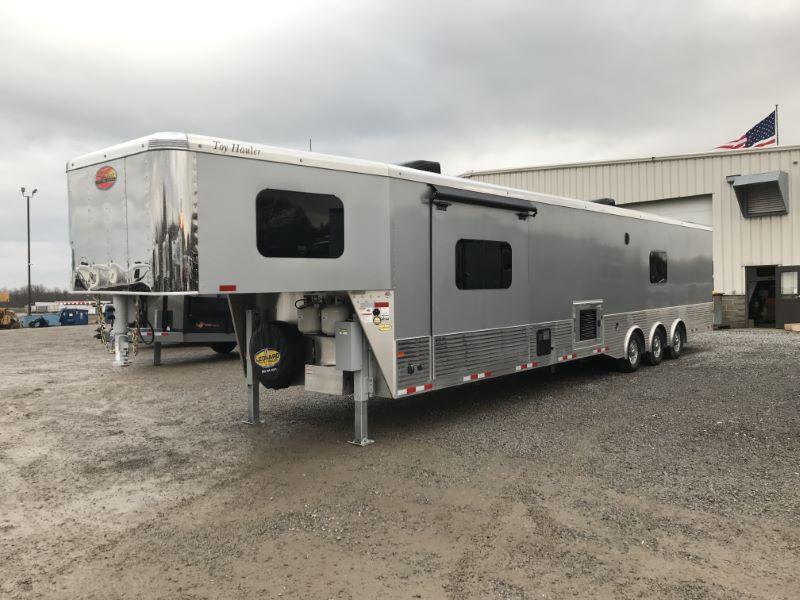 2021 SUNDOWNER 8.5' X 46.5' GOOSENECK LIVING QUARTERS TOY HAULER WITH 21' GARAGE 2021 SUNDOWNER 8.5' X 46.5' GOOSENECK LIVING QUARTERS TOY HAULER WITH 21' GARAGE