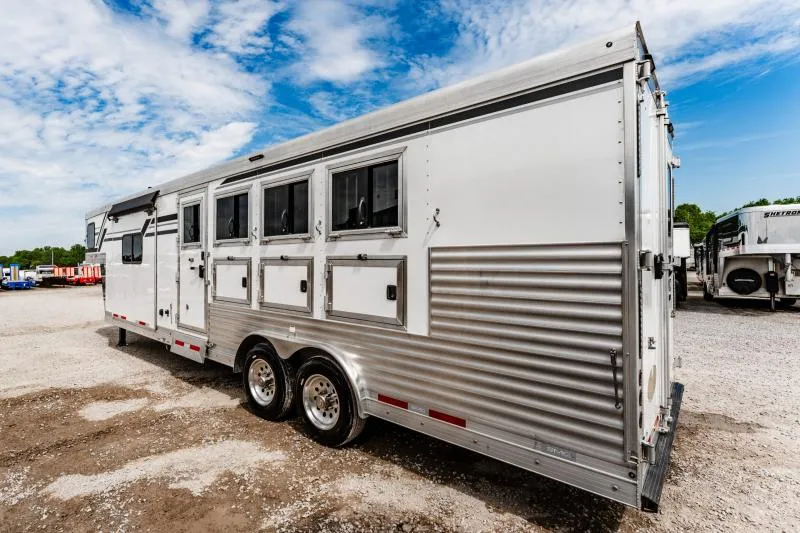 used Horse Trailers SMC Horse Trailers  for sale, in North Jackson, OH Thumbnail 9