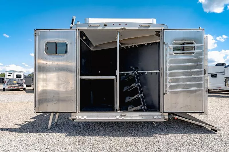 used Horse Trailers Logan Coach  for sale, in North Jackson, OH Thumbnail 16