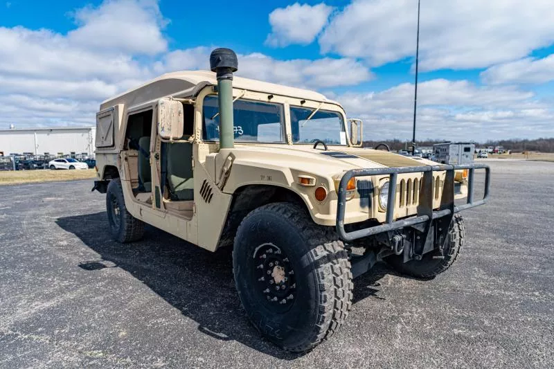 2007 AM General M1097R1 Truck
