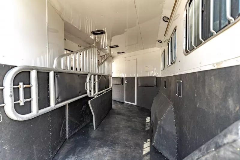 used Horse Trailers Merhow Trailers  for sale, in North Jackson, OH Thumbnail 20