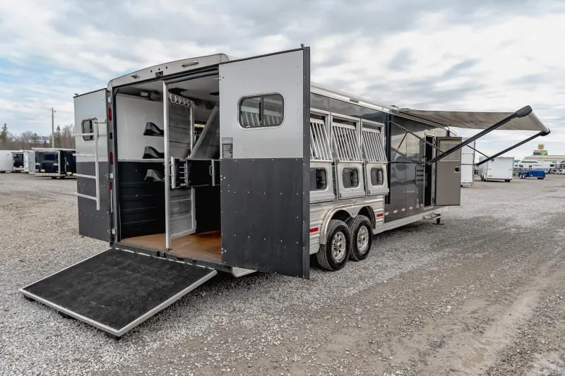 used Horse Trailers Logan Coach  for sale, in North Jackson, OH Thumbnail 14