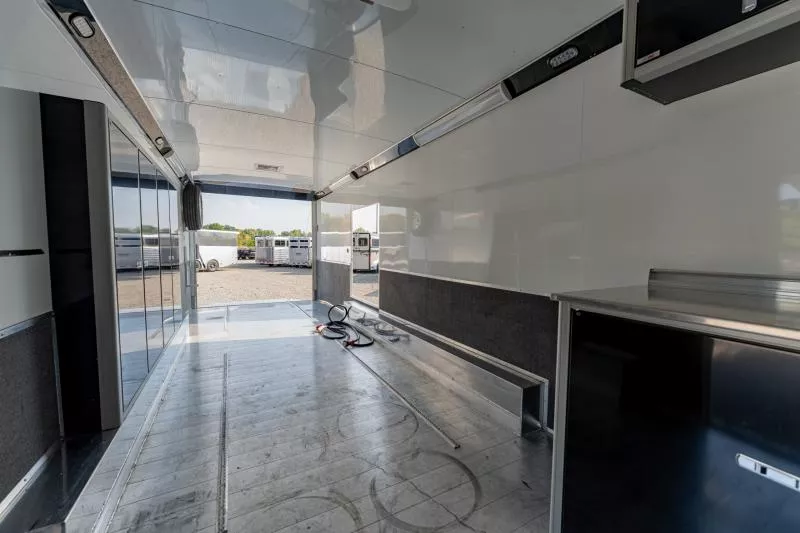 used Toy Haulers Shadow Trailers  for sale, in North Jackson, OH Thumbnail 30