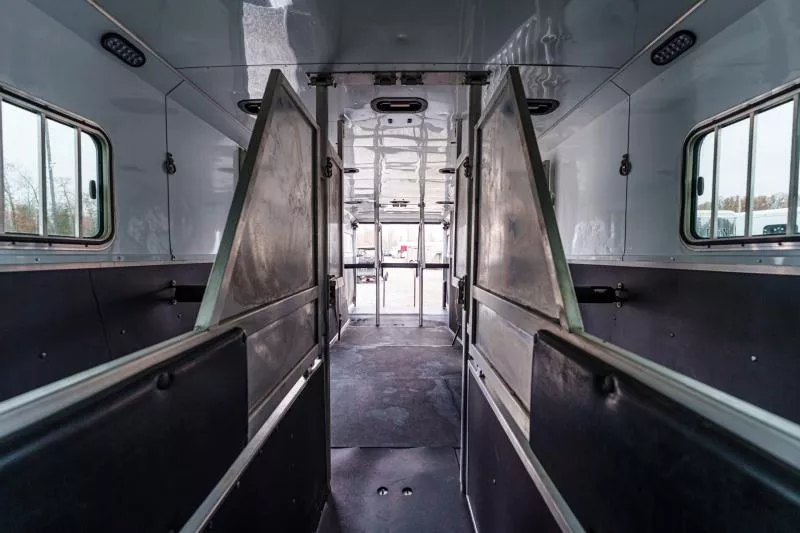 used Horse Trailers Shadow Trailers  for sale, in North Jackson, OH Thumbnail 20