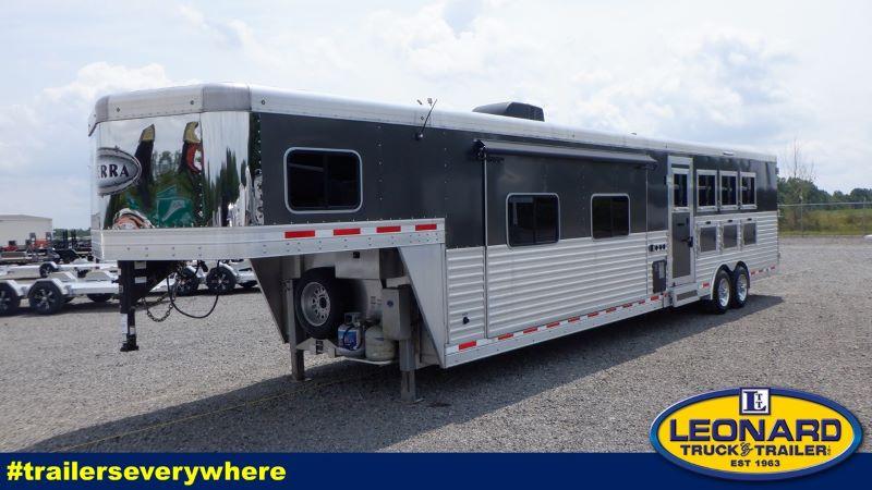 2017 4 HORSE SIERRA GOOSENECK WITH LIVING QUARTERS HORSE TRAILER 2017 4 HORSE SIERRA GOOSENECK WITH LIVING QUARTERS HORSE TRAILER