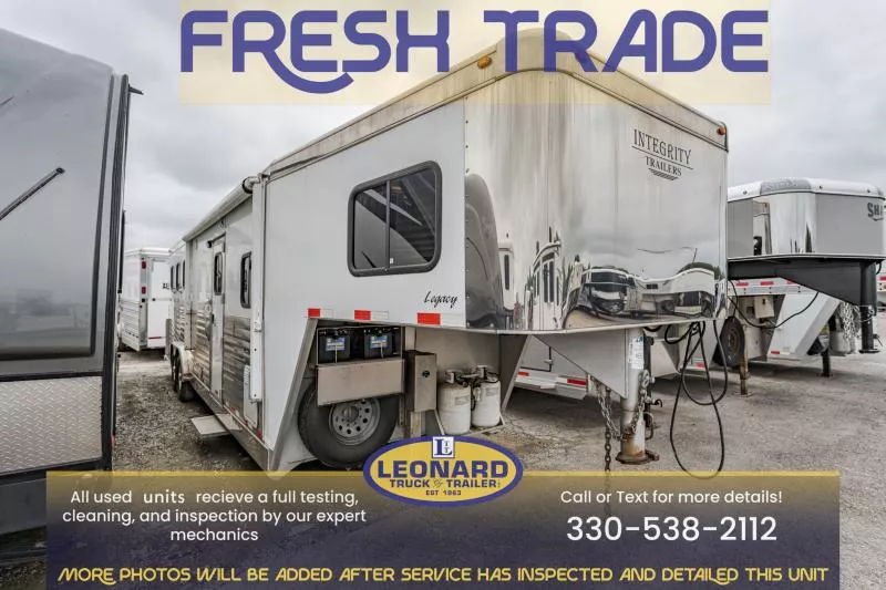 2008 Integrity Trailers 8308 Horse Trailer
