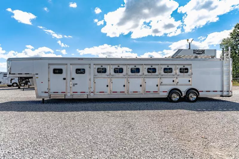 used Horse Trailers Logan Coach  for sale, in North Jackson, OH Thumbnail 10