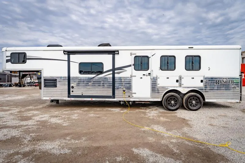 used Horse Trailers Bison Trailers  for sale, in North Jackson, OH Thumbnail 11