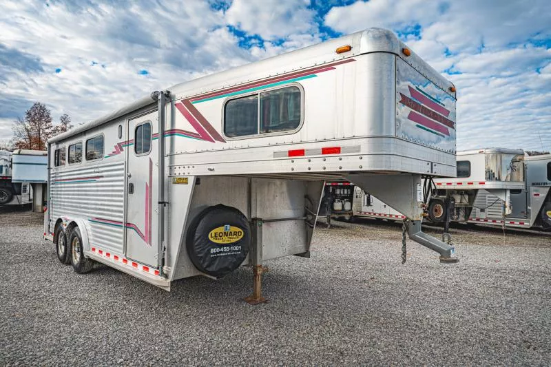 1998 4-Star Trailers GN3H Horse Trailer