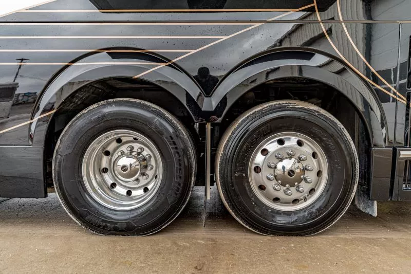 used Travel Trailers Emerald Luxury Coaches  for sale, in North Jackson, OH Thumbnail 24