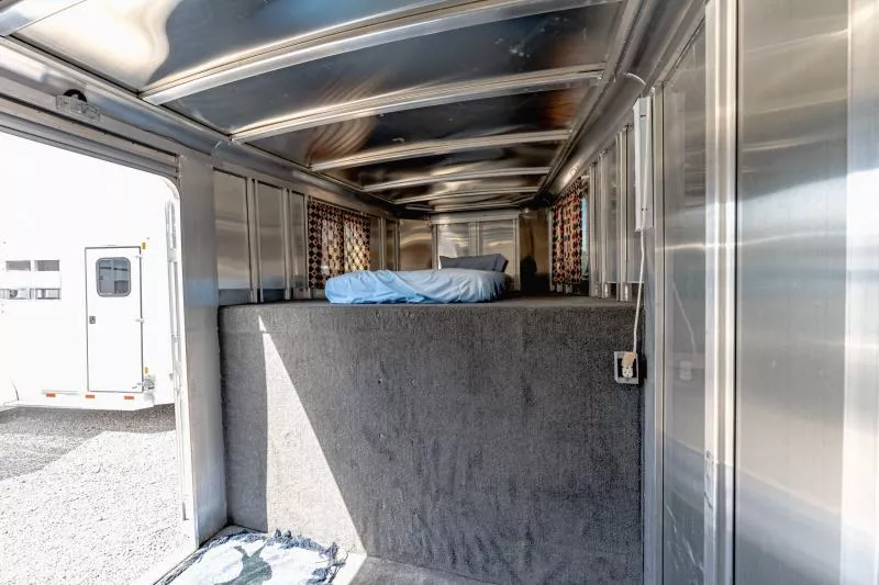 used Horse Trailers Featherlite  for sale, in North Jackson, OH Thumbnail 17