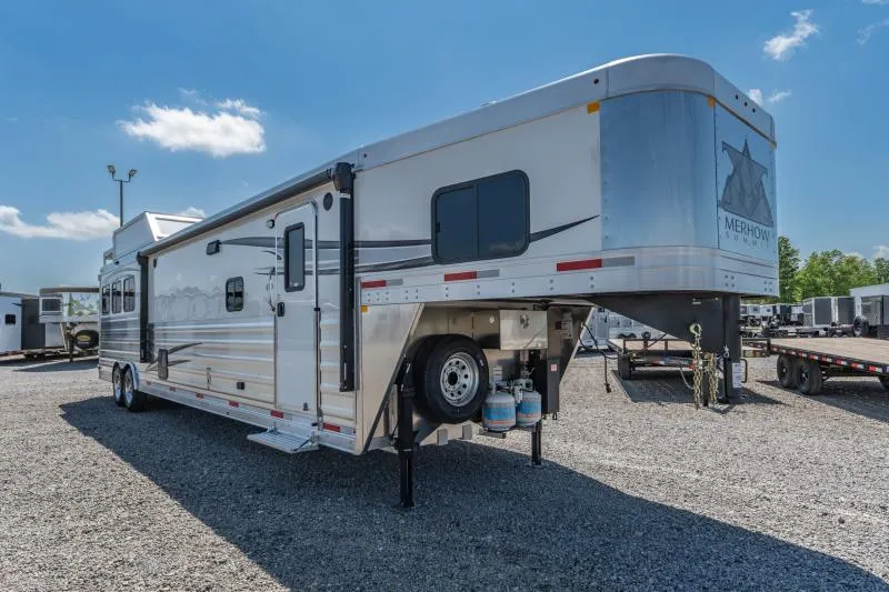 2026 Merhow Trailers 8318-ARKS SUMMIT Horse Trailer
