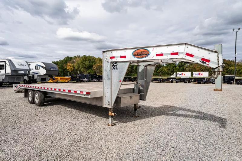 2017 Sundowner Trailers 25XLGN Equipment Trailer