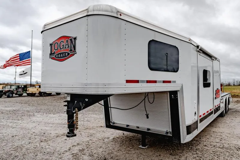 new Toy Haulers Logan Coach  for sale, in North Jackson, OH Thumbnail 2