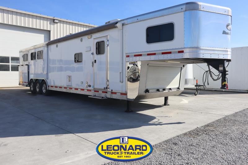 2015 Blue Ribbon Trailers BRXT314LQ-SL Horse Trailer 2015 Blue Ribbon Trailers BRXT314LQ-SL Horse Trailer