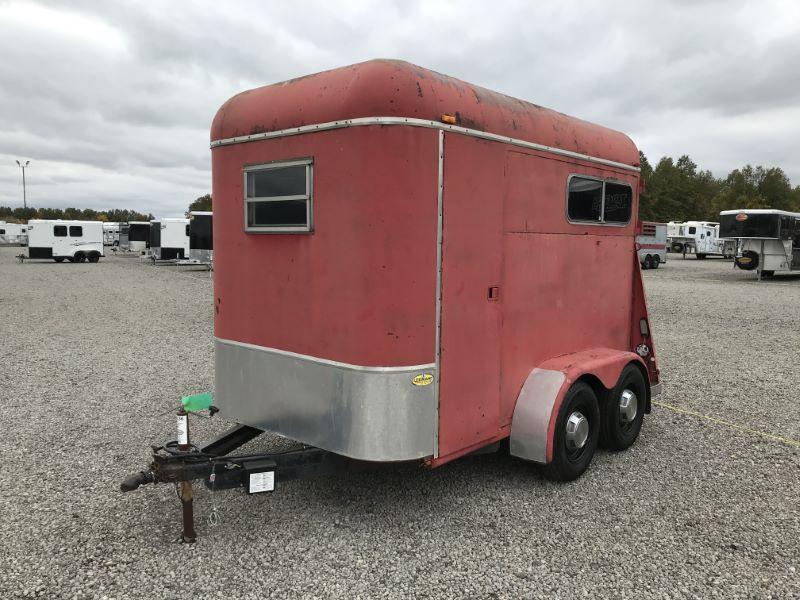 1990 12' VALLEY BUMPER PULL HORSE TRAILER 1990 12' VALLEY BUMPER PULL HORSE TRAILER