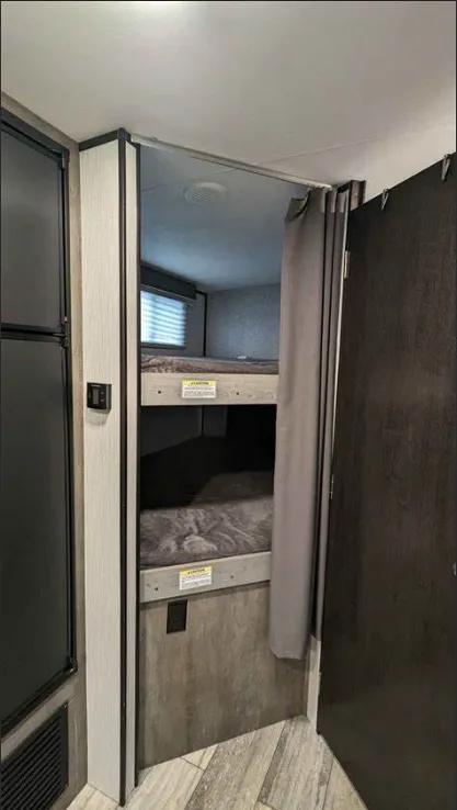 used Travel Trailers Heartland North Trail for sale, in Mira Loma, CA Thumbnail 2