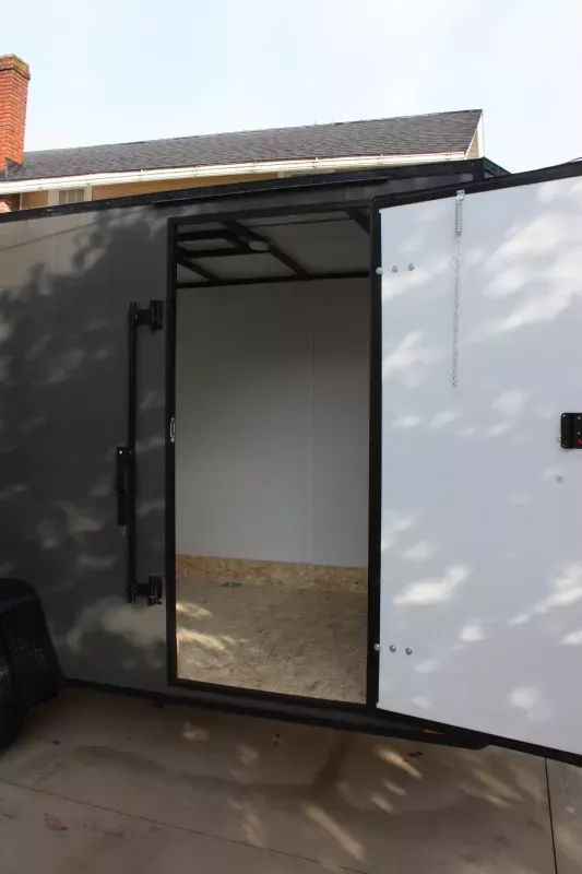 used Cargo (Enclosed) Trailers Discovery Trailers  for sale, in Galion, OH Thumbnail 2