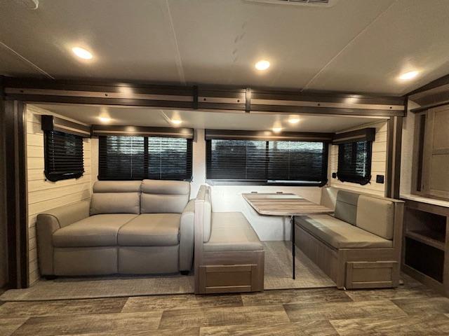 used Travel Trailers Keystone RV Sunset Trail Super Lite for sale, in Plant City, FL Thumbnail 6