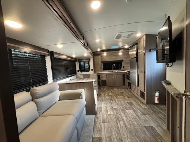 used Travel Trailers Keystone RV Sunset Trail Super Lite for sale, in Plant City, FL Thumbnail 5