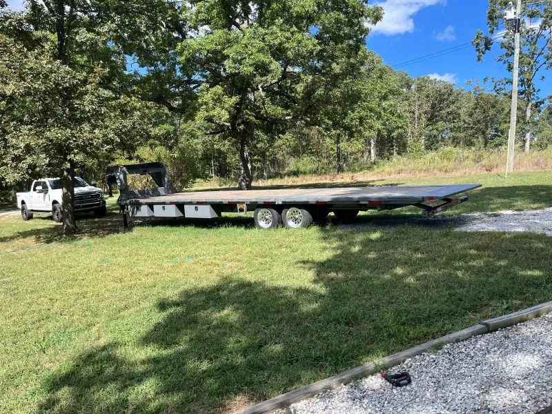 used Equipment / Flatbed Trailers Diamond C Trailers  for sale, in Concord, AR Thumbnail 3