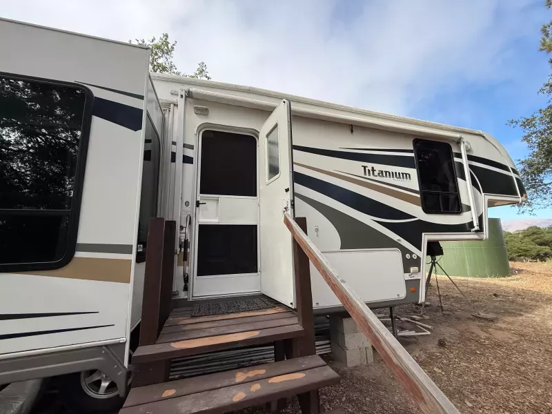 used Fifth Wheel Trailers Glendale Recreational Vehicles Other for sale, in Nipomo, CA Thumbnail 4