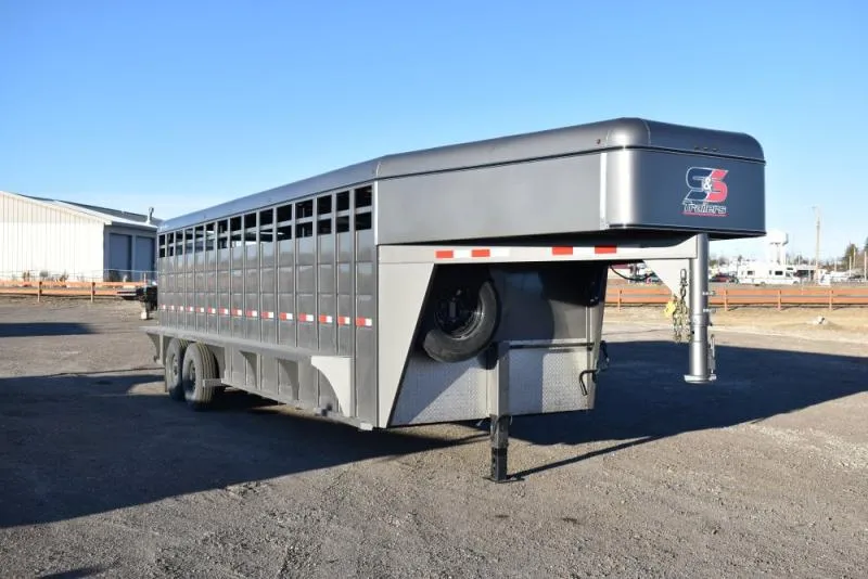 2026 S&S Manufacturing G.N. Livestock 24' Horse Trailer