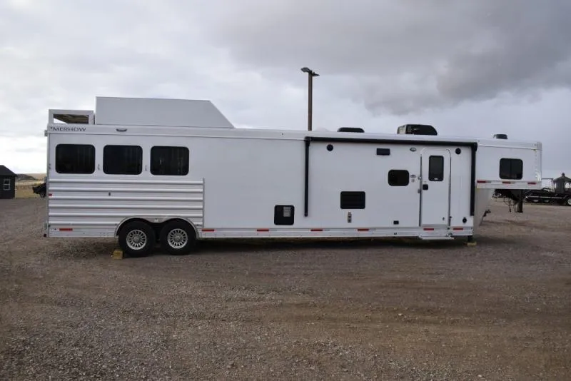 2024 Merhow Gooseneck Summit 8313 RWS Horse Trailer