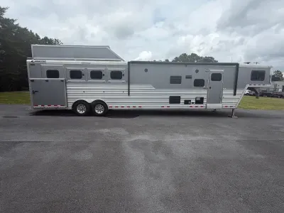2019 Cimarron Trailers Norstar Horse & Livestock
