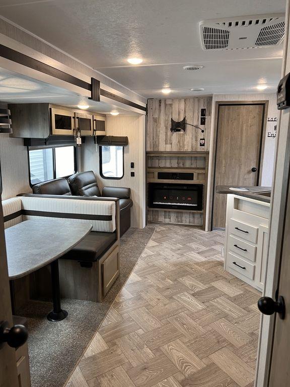 2022 Palomino Puma 32BHDB Rose City RV Tawas, Michigan Rentals