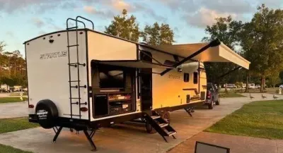 2025 Venture Stratus SR261VRB Travel Trailer