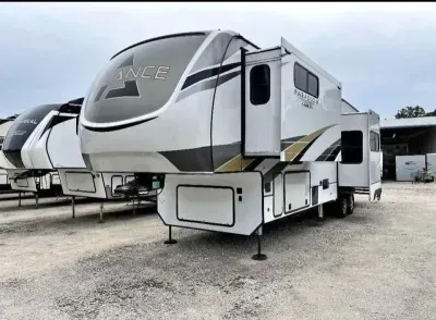 2021 Alliance RV Paradigm 372RK Fifth Wheel RV