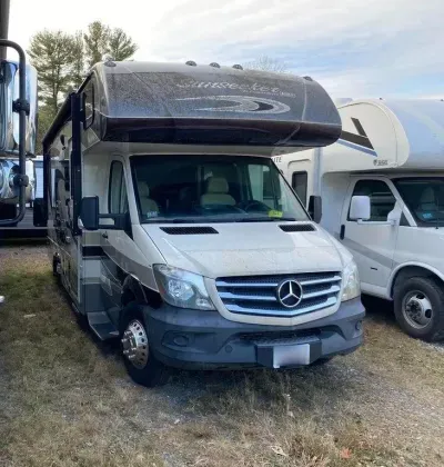 2016 Forest River Sunseeker 2400W MBS