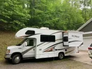 used Other Trailers Thor Motor Coach  for sale, in Omaha, NE Thumbnail 2