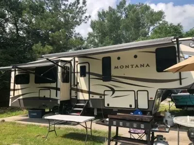 2018 Keystone Montana 3000RE
