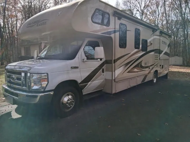 used Other Trailers Thor Motor Coach  for sale, in Omaha, NE image-0