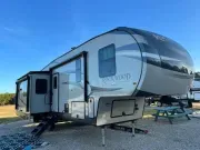 2021 Forest River Rockwood Signature Ultra Lite FW 8288SB