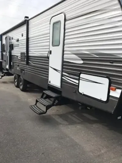 2019 Prime Time Manufacturing Avenger 28RLS Travel Trailer RV 28' Sleeps 6 28RLS