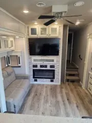 used Other Trailers Vanleigh RV  for sale, in Omaha, NE Thumbnail 2