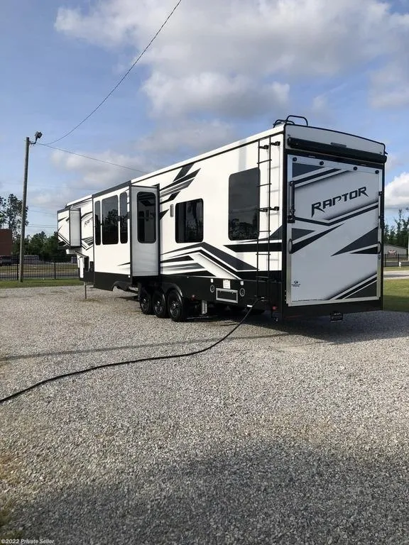 2021 Keystone RV photo 8