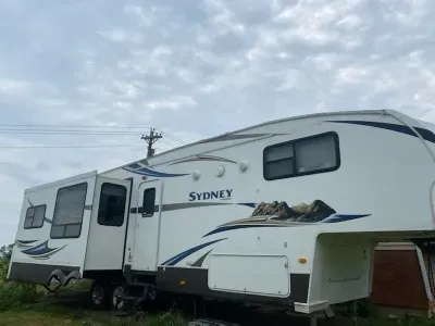 2011 Keystone Outback Sydney Edition 325FRE