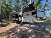 2025 Grand Design Reflection (Fifth Wheel) 303RLS
