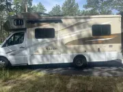 2016 Winnebago Navion 24V