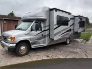 2006 Thor Motor Coach Chateau 24SR