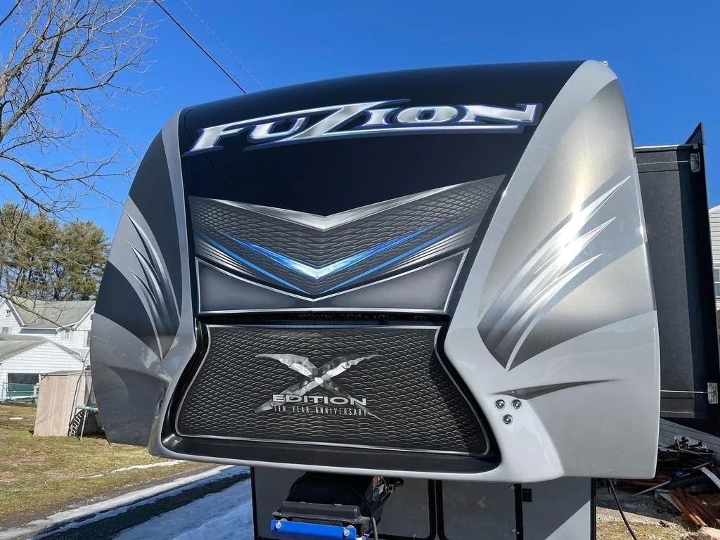 2018 Keystone RV photo 5
