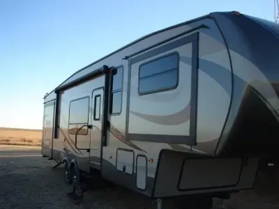 2015 Keystone Sprinter Wide Body 334FWFLS