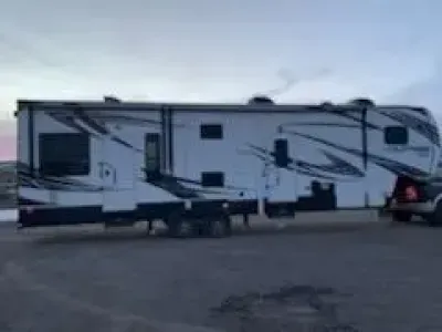 2015 Dutchmen Voltage V3305
