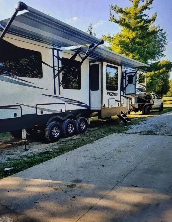 2019 Keystone RV photo 8